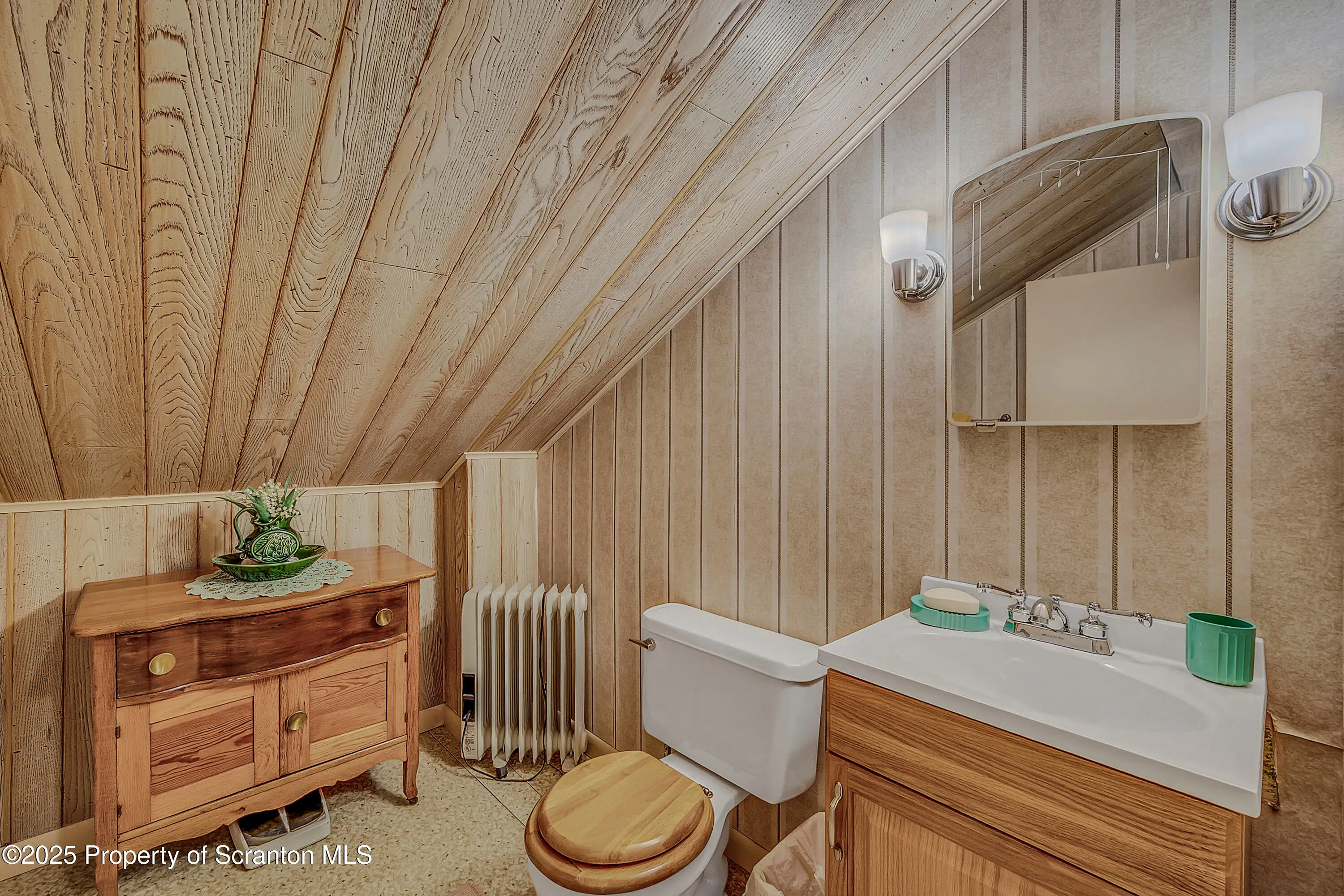 108 Armstrong Avenue, Clarks Green, Pennsylvania 18411, 3 Bedrooms Bedrooms, 7 Rooms Rooms,2 BathroomsBathrooms,Residential,For Sale,Armstrong,SC252008