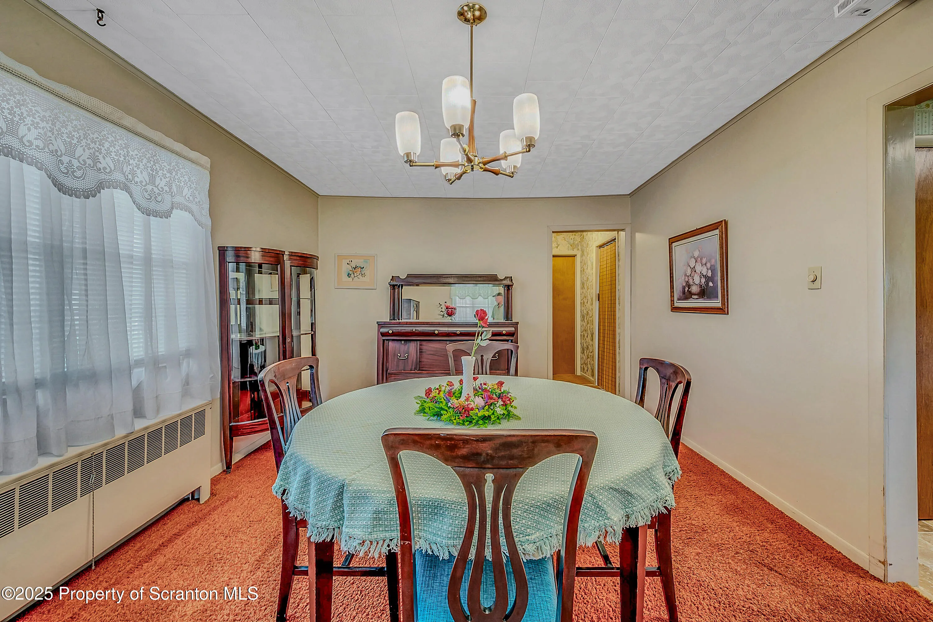 108 Armstrong Avenue, Clarks Green, Pennsylvania 18411, 3 Bedrooms Bedrooms, 7 Rooms Rooms,2 BathroomsBathrooms,Residential,For Sale,Armstrong,SC252008