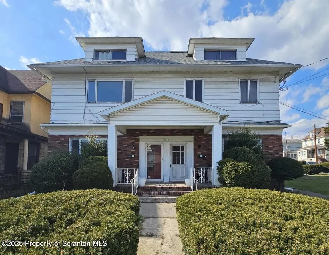 1218 S Main Avenue, Scranton, Pennsylvania 18504, 3 Bedrooms Bedrooms, 5 Rooms Rooms,1 BathroomBathrooms,Residential Lease,For Rent,Main,SC252624