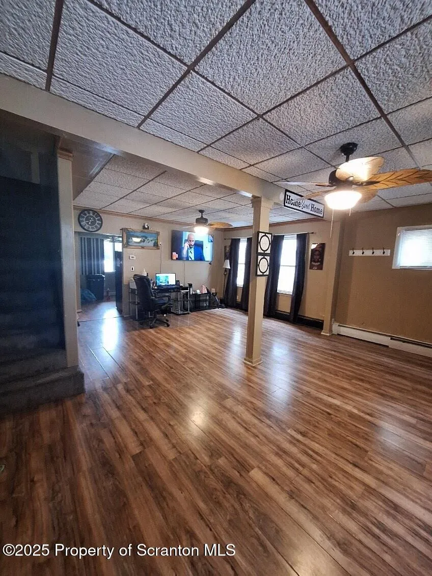 239 W Division Street, Wilkes-barre, Pennsylvania 18706, 3 Bedrooms Bedrooms, 6 Rooms Rooms,2 BathroomsBathrooms,Residential,For Sale,Division,SC252309