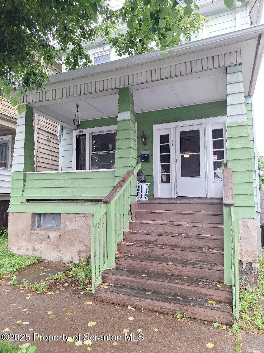 239 W Division Street, Wilkes-barre, Pennsylvania 18706, 3 Bedrooms Bedrooms, 6 Rooms Rooms,2 BathroomsBathrooms,Residential,For Sale,Division,SC252309
