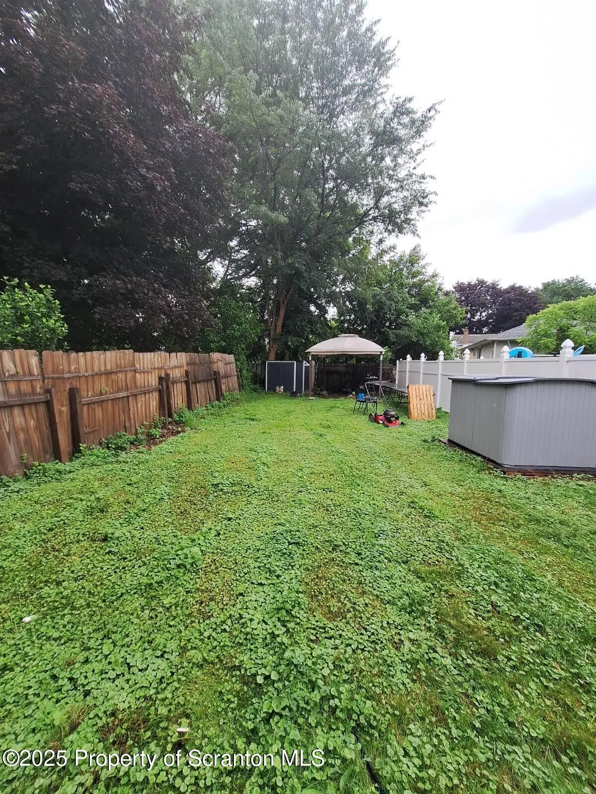 239 W Division Street, Wilkes-barre, Pennsylvania 18706, 3 Bedrooms Bedrooms, 6 Rooms Rooms,2 BathroomsBathrooms,Residential,For Sale,Division,SC252309