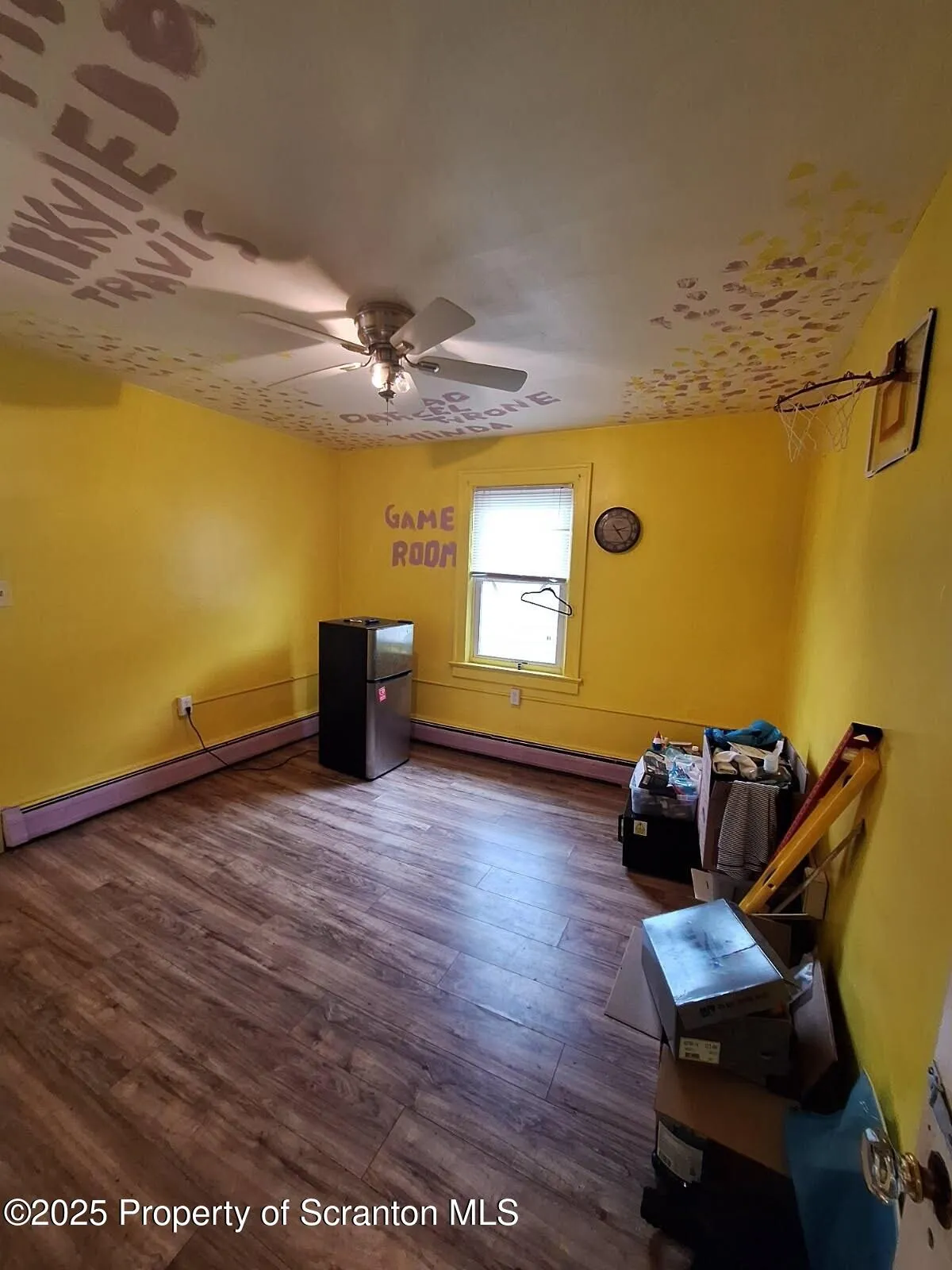 239 W Division Street, Wilkes-barre, Pennsylvania 18706, 3 Bedrooms Bedrooms, 6 Rooms Rooms,2 BathroomsBathrooms,Residential,For Sale,Division,SC252309