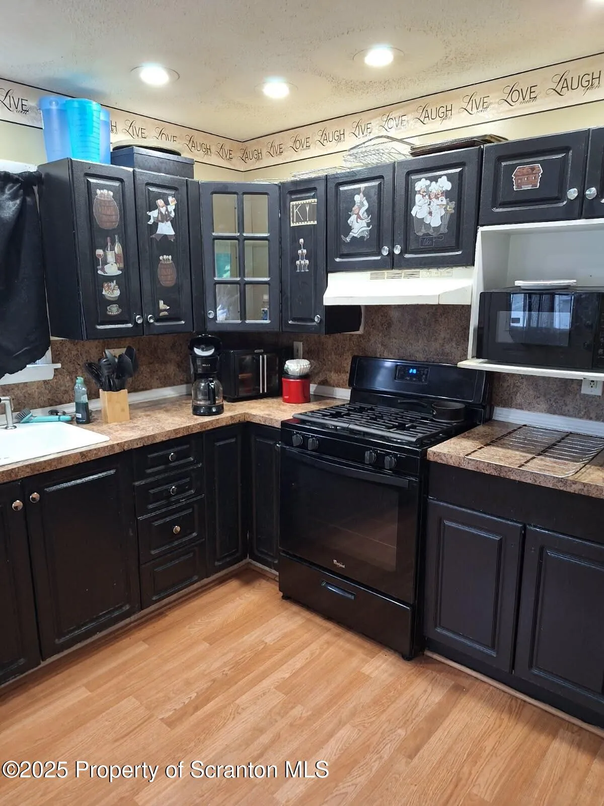 239 W Division Street, Wilkes-barre, Pennsylvania 18706, 3 Bedrooms Bedrooms, 6 Rooms Rooms,2 BathroomsBathrooms,Residential,For Sale,Division,SC252309