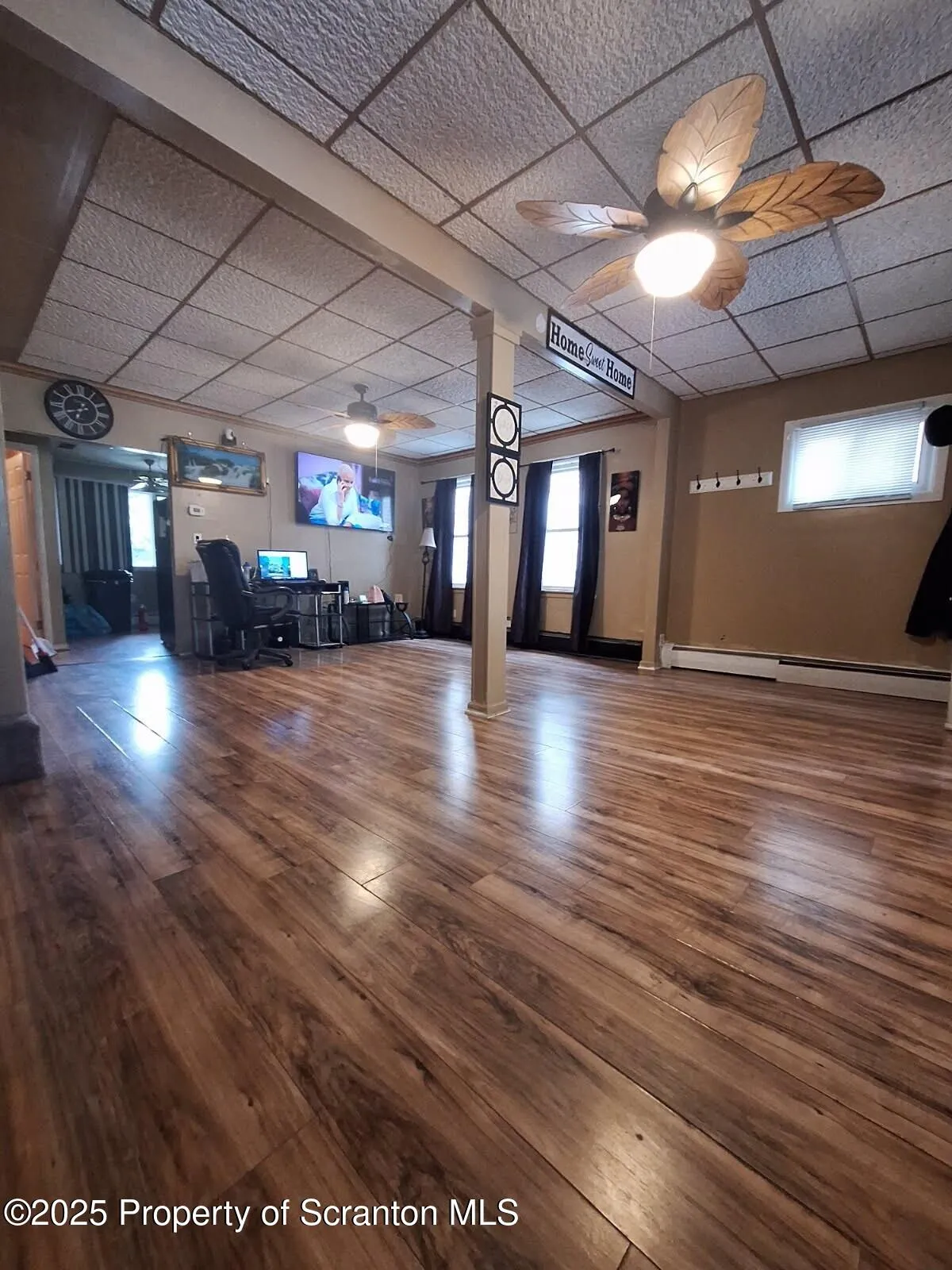 239 W Division Street, Wilkes-barre, Pennsylvania 18706, 3 Bedrooms Bedrooms, 6 Rooms Rooms,2 BathroomsBathrooms,Residential,For Sale,Division,SC252309