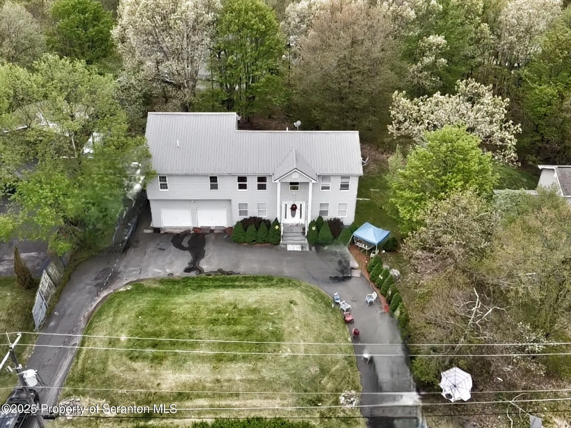 798 Sullivan Trail, Scotrun, Pennsylvania 18355, 4 Bedrooms Bedrooms, 9 Rooms Rooms,4 BathroomsBathrooms,Residential,For Sale,Sullivan Trail,SC252353