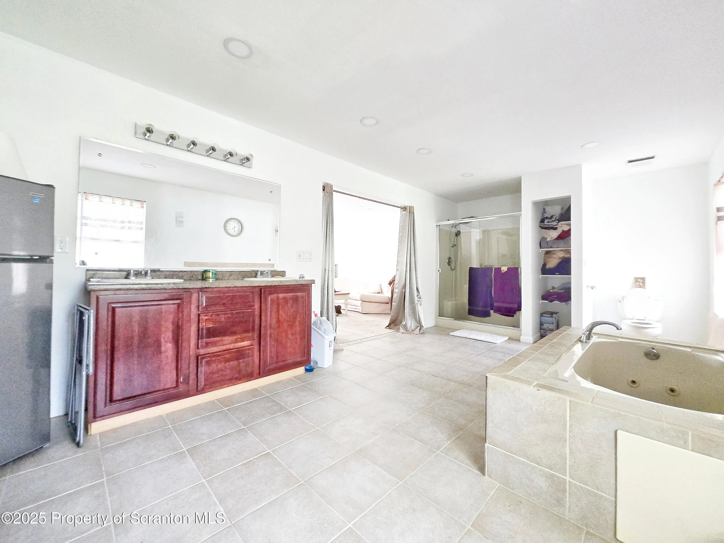 798 Sullivan Trail, Scotrun, Pennsylvania 18355, 4 Bedrooms Bedrooms, 9 Rooms Rooms,4 BathroomsBathrooms,Residential,For Sale,Sullivan Trail,SC252353