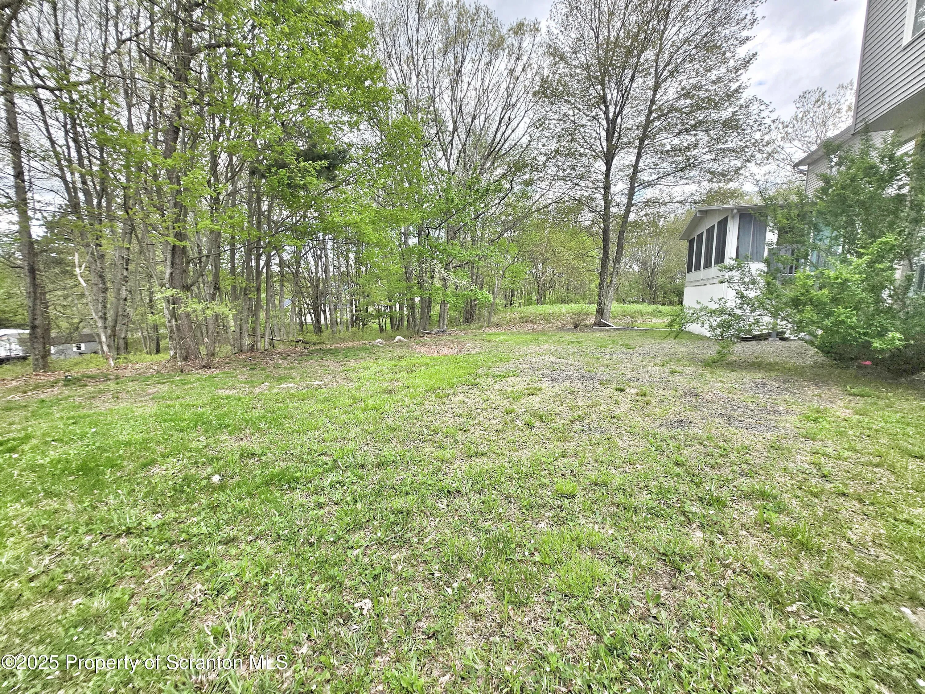798 Sullivan Trail, Scotrun, Pennsylvania 18355, 4 Bedrooms Bedrooms, 9 Rooms Rooms,4 BathroomsBathrooms,Residential,For Sale,Sullivan Trail,SC252353