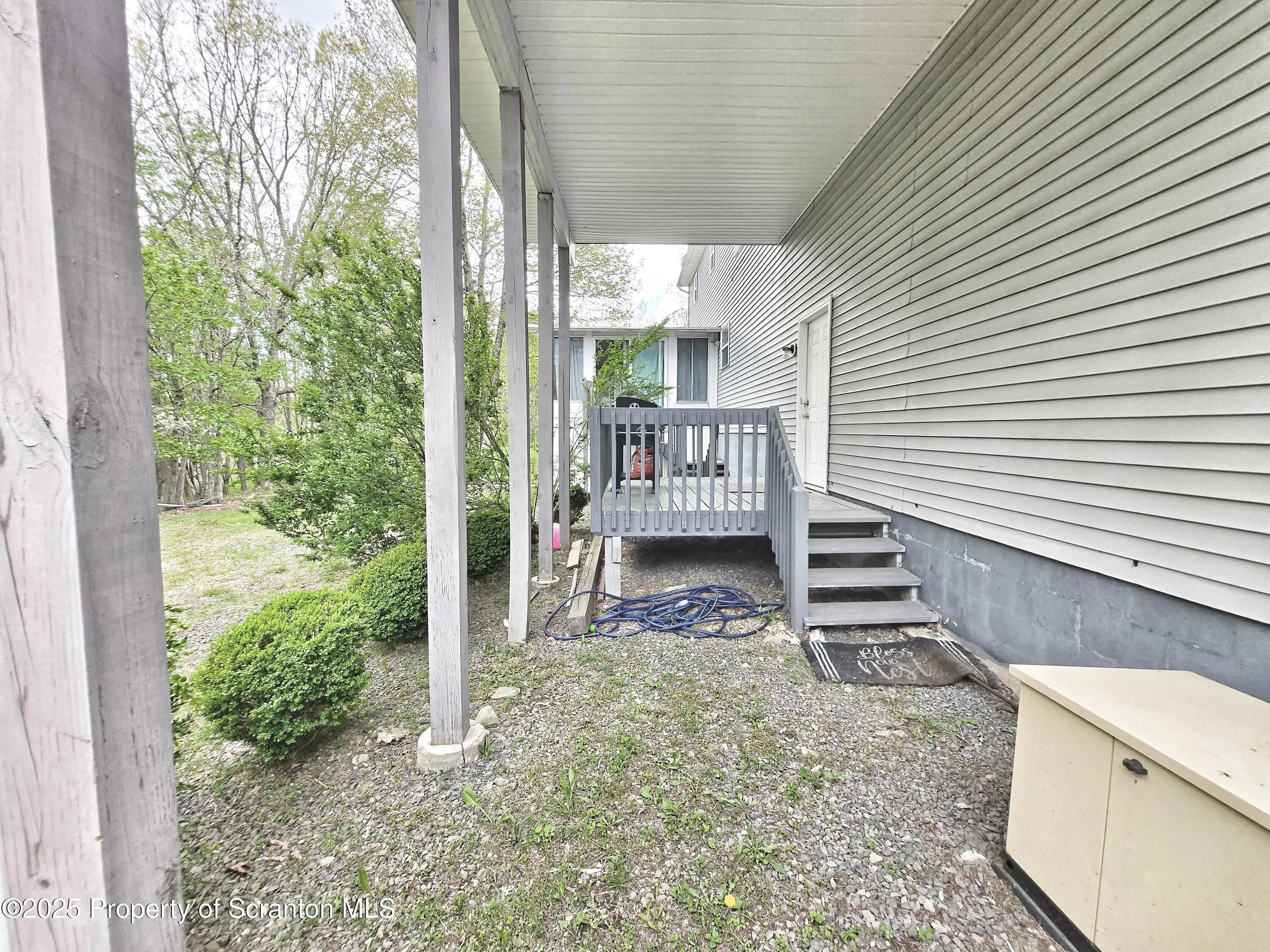 798 Sullivan Trail, Scotrun, Pennsylvania 18355, 4 Bedrooms Bedrooms, 9 Rooms Rooms,4 BathroomsBathrooms,Residential,For Sale,Sullivan Trail,SC252353