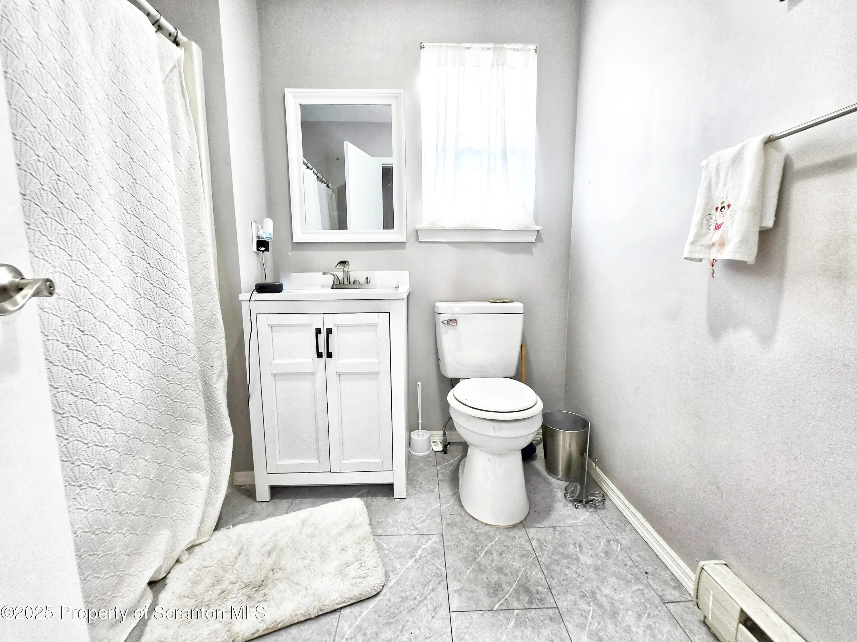 798 Sullivan Trail, Scotrun, Pennsylvania 18355, 4 Bedrooms Bedrooms, 9 Rooms Rooms,4 BathroomsBathrooms,Residential,For Sale,Sullivan Trail,SC252353