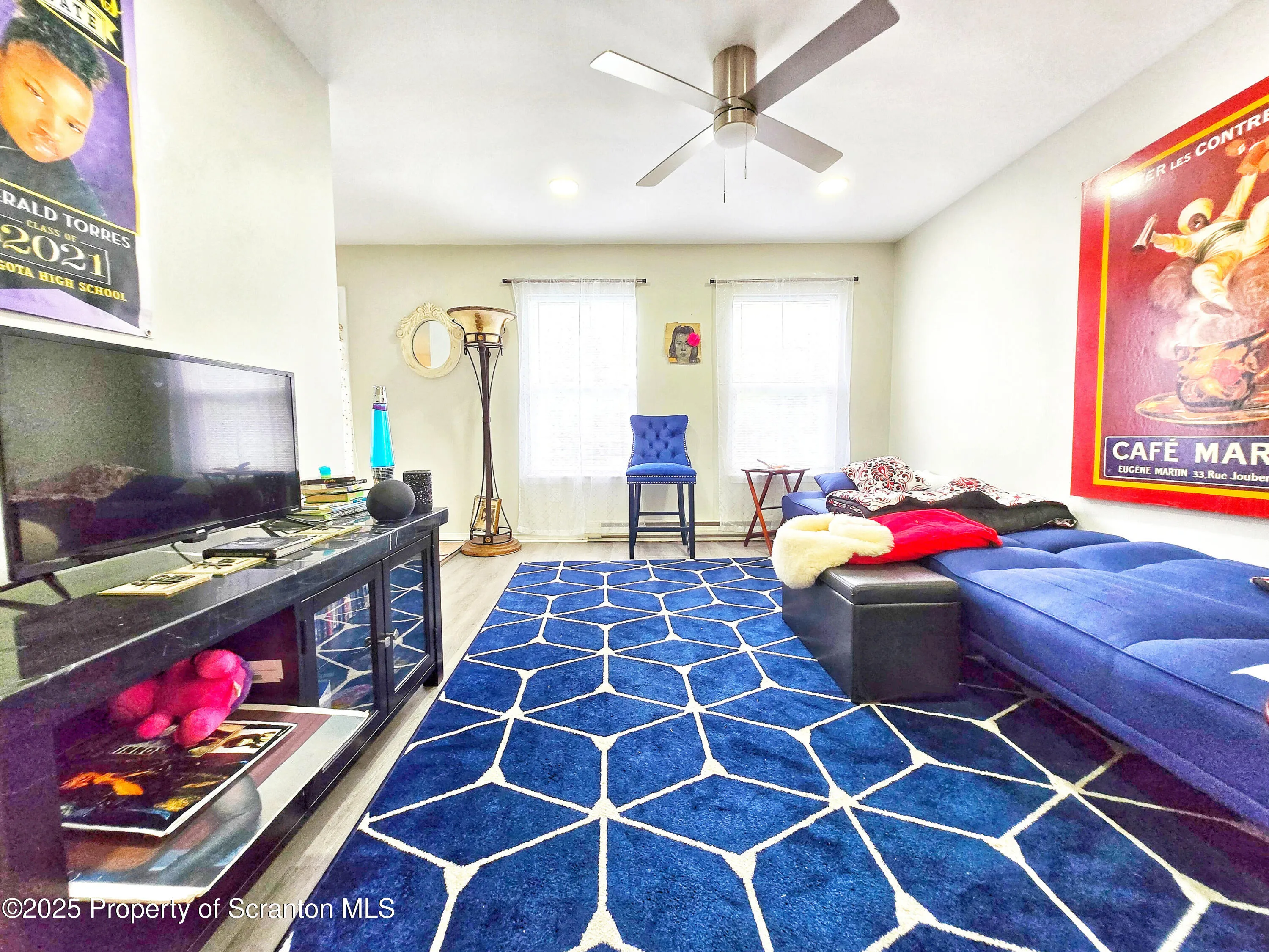 798 Sullivan Trail, Scotrun, Pennsylvania 18355, 4 Bedrooms Bedrooms, 9 Rooms Rooms,4 BathroomsBathrooms,Residential,For Sale,Sullivan Trail,SC252353