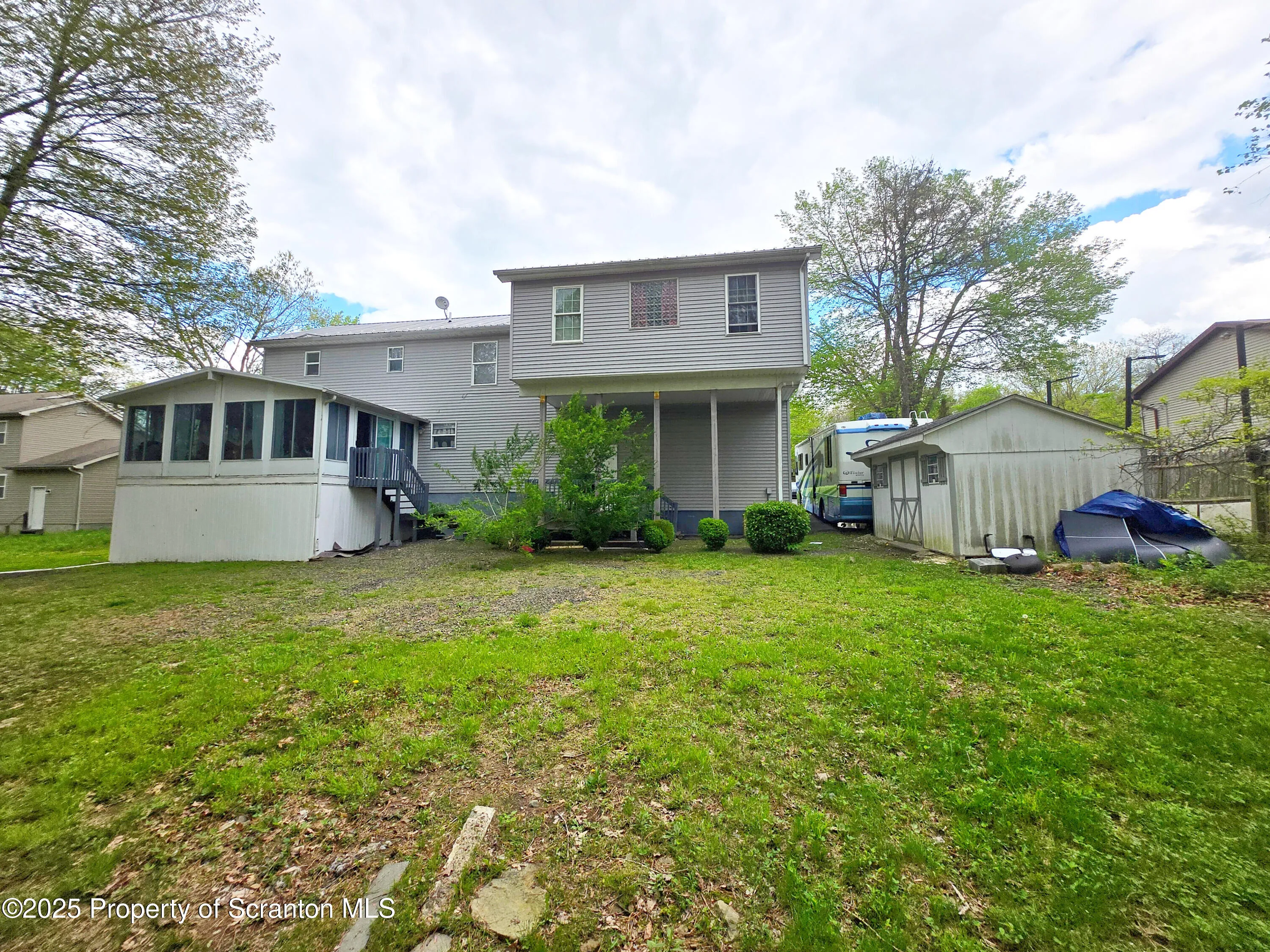 798 Sullivan Trail, Scotrun, Pennsylvania 18355, 4 Bedrooms Bedrooms, 9 Rooms Rooms,4 BathroomsBathrooms,Residential,For Sale,Sullivan Trail,SC252353