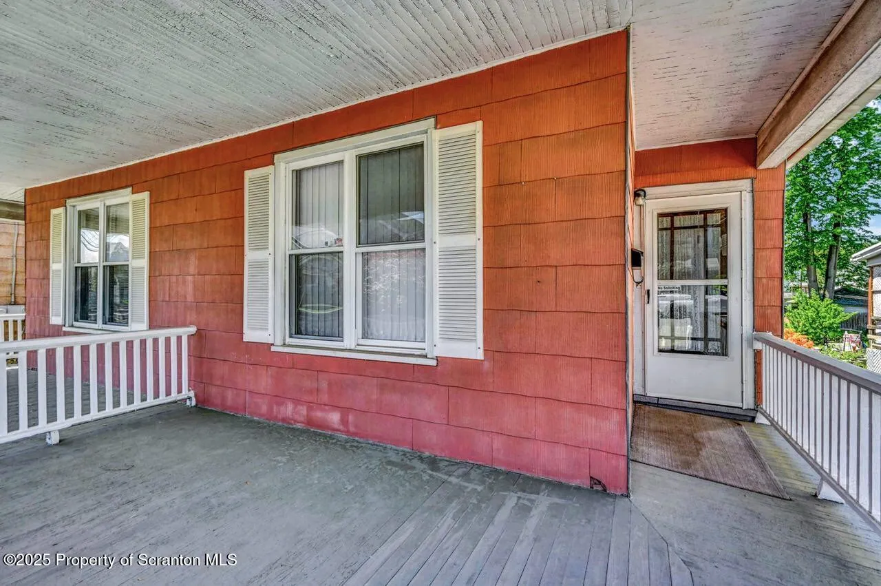 126-128 S. Rebecca Ave S Avenue Unit 126-128 - R 130, Scranton, Pennsylvania 18504, 9 Bedrooms Bedrooms, ,4 BathroomsBathrooms,Residential Income,For Sale,S. Rebecca Ave,SC252573