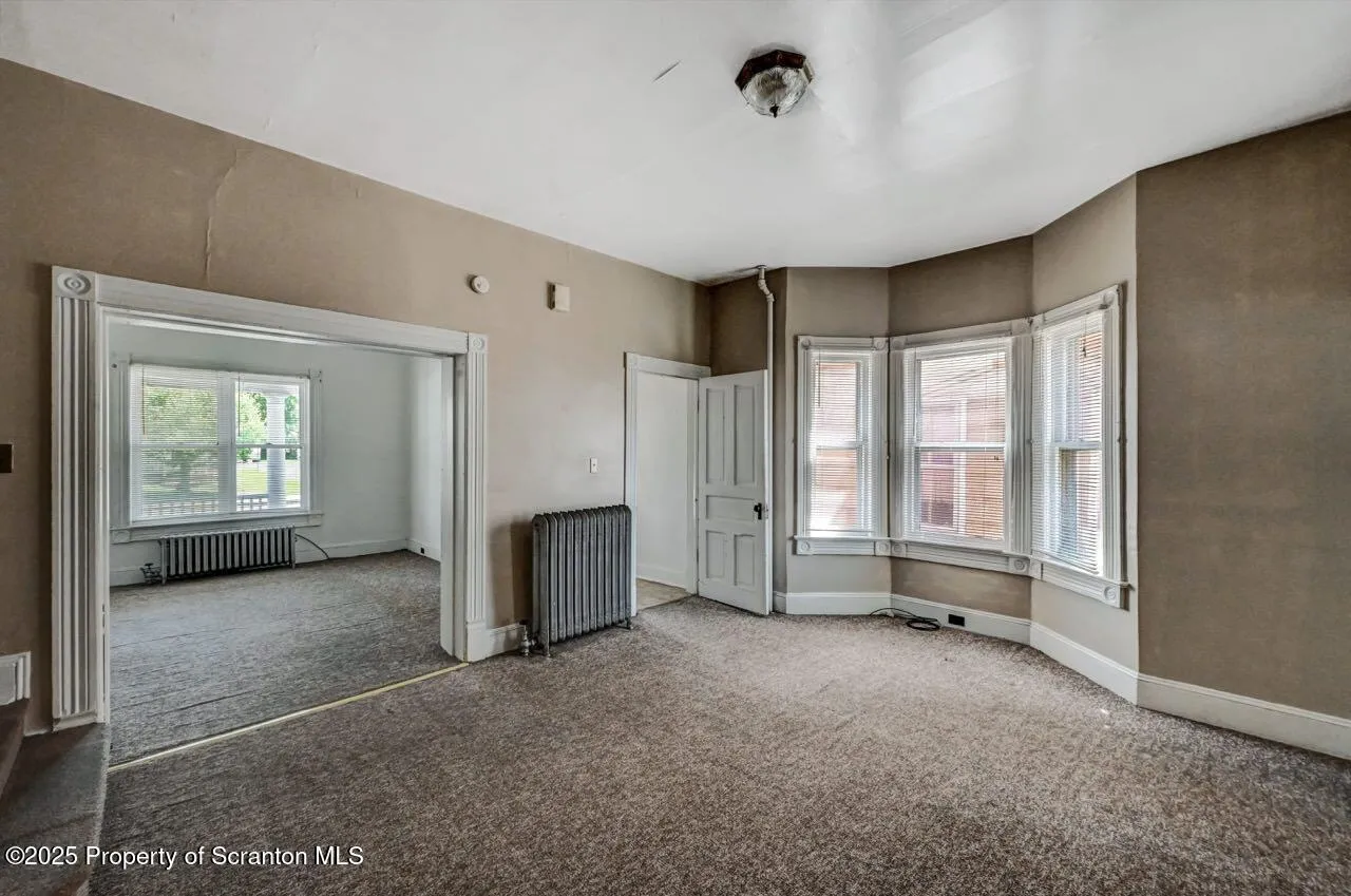 126-128 S. Rebecca Ave S Avenue Unit 126-128 - R 130, Scranton, Pennsylvania 18504, 9 Bedrooms Bedrooms, ,4 BathroomsBathrooms,Residential Income,For Sale,S. Rebecca Ave,SC252573