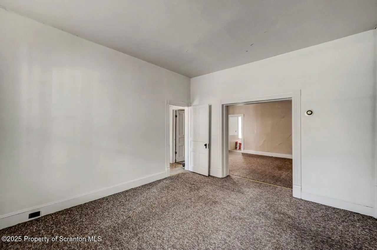 126-128 S. Rebecca Ave S Avenue Unit 126-128 - R 130, Scranton, Pennsylvania 18504, 9 Bedrooms Bedrooms, ,4 BathroomsBathrooms,Residential Income,For Sale,S. Rebecca Ave,SC252573