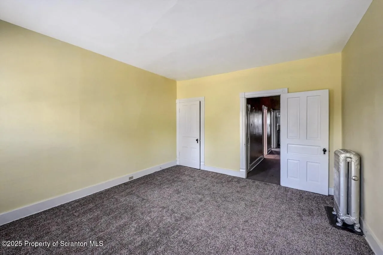 126-128 S. Rebecca Ave S Avenue Unit 126-128 - R 130, Scranton, Pennsylvania 18504, 9 Bedrooms Bedrooms, ,4 BathroomsBathrooms,Residential Income,For Sale,S. Rebecca Ave,SC252573