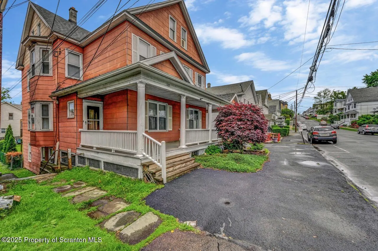 126-128 S. Rebecca Ave S Avenue Unit 126-128 - R 130, Scranton, Pennsylvania 18504, 9 Bedrooms Bedrooms, ,4 BathroomsBathrooms,Residential Income,For Sale,S. Rebecca Ave,SC252573