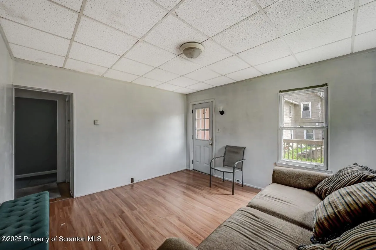 126-128 S. Rebecca Ave S Avenue Unit 126-128 - R 130, Scranton, Pennsylvania 18504, 9 Bedrooms Bedrooms, ,4 BathroomsBathrooms,Residential Income,For Sale,S. Rebecca Ave,SC252573
