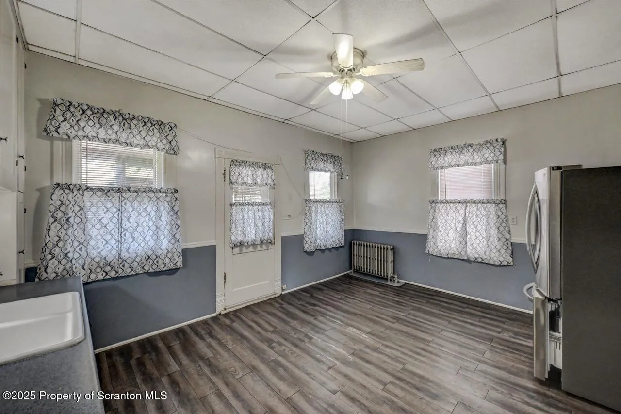 126-128 S. Rebecca Ave S Avenue Unit 126-128 - R 130, Scranton, Pennsylvania 18504, 9 Bedrooms Bedrooms, ,4 BathroomsBathrooms,Residential Income,For Sale,S. Rebecca Ave,SC252573