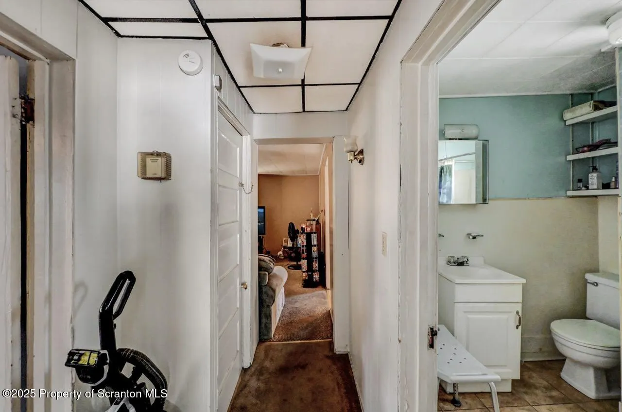 126-128 S. Rebecca Ave S Avenue Unit 126-128 - R 130, Scranton, Pennsylvania 18504, 9 Bedrooms Bedrooms, ,4 BathroomsBathrooms,Residential Income,For Sale,S. Rebecca Ave,SC252573