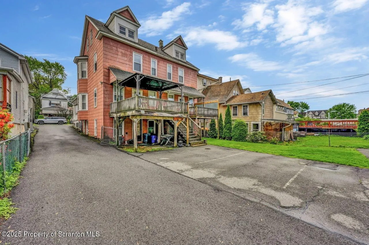 126-128 S. Rebecca Ave S Avenue Unit 126-128 - R 130, Scranton, Pennsylvania 18504, 9 Bedrooms Bedrooms, ,4 BathroomsBathrooms,Residential Income,For Sale,S. Rebecca Ave,SC252573