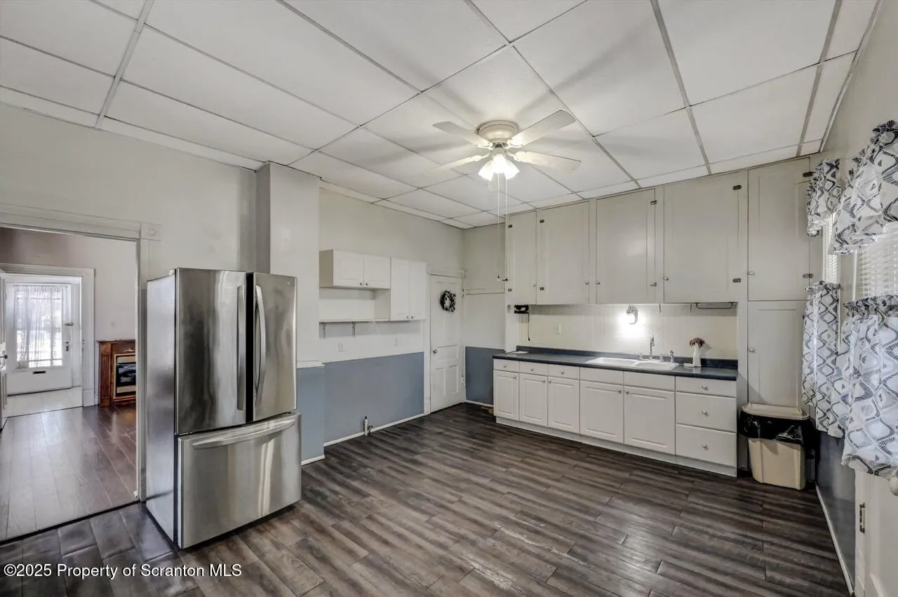 126-128 S. Rebecca Ave S Avenue Unit 126-128 - R 130, Scranton, Pennsylvania 18504, 9 Bedrooms Bedrooms, ,4 BathroomsBathrooms,Residential Income,For Sale,S. Rebecca Ave,SC252573