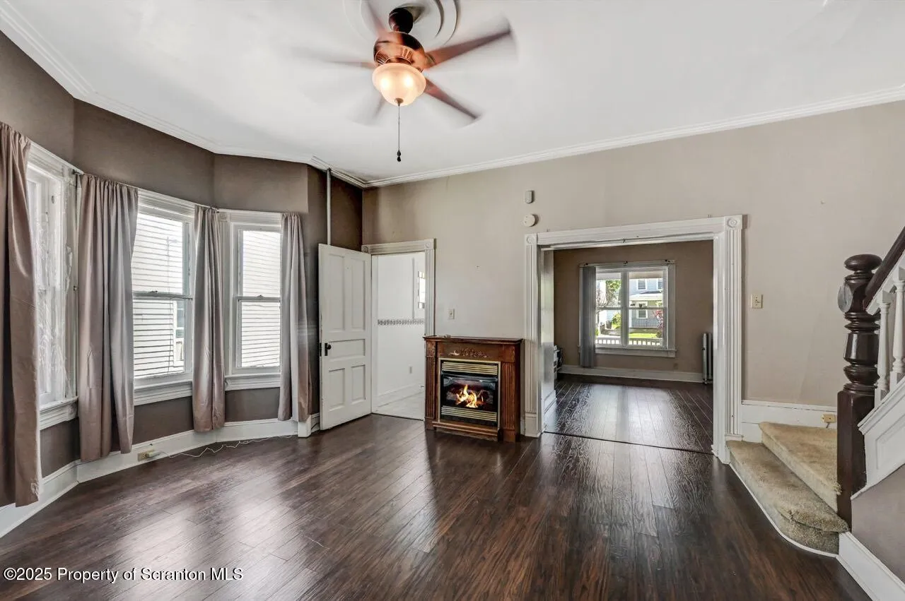 126-128 S. Rebecca Ave S Avenue Unit 126-128 - R 130, Scranton, Pennsylvania 18504, 9 Bedrooms Bedrooms, ,4 BathroomsBathrooms,Residential Income,For Sale,S. Rebecca Ave,SC252573
