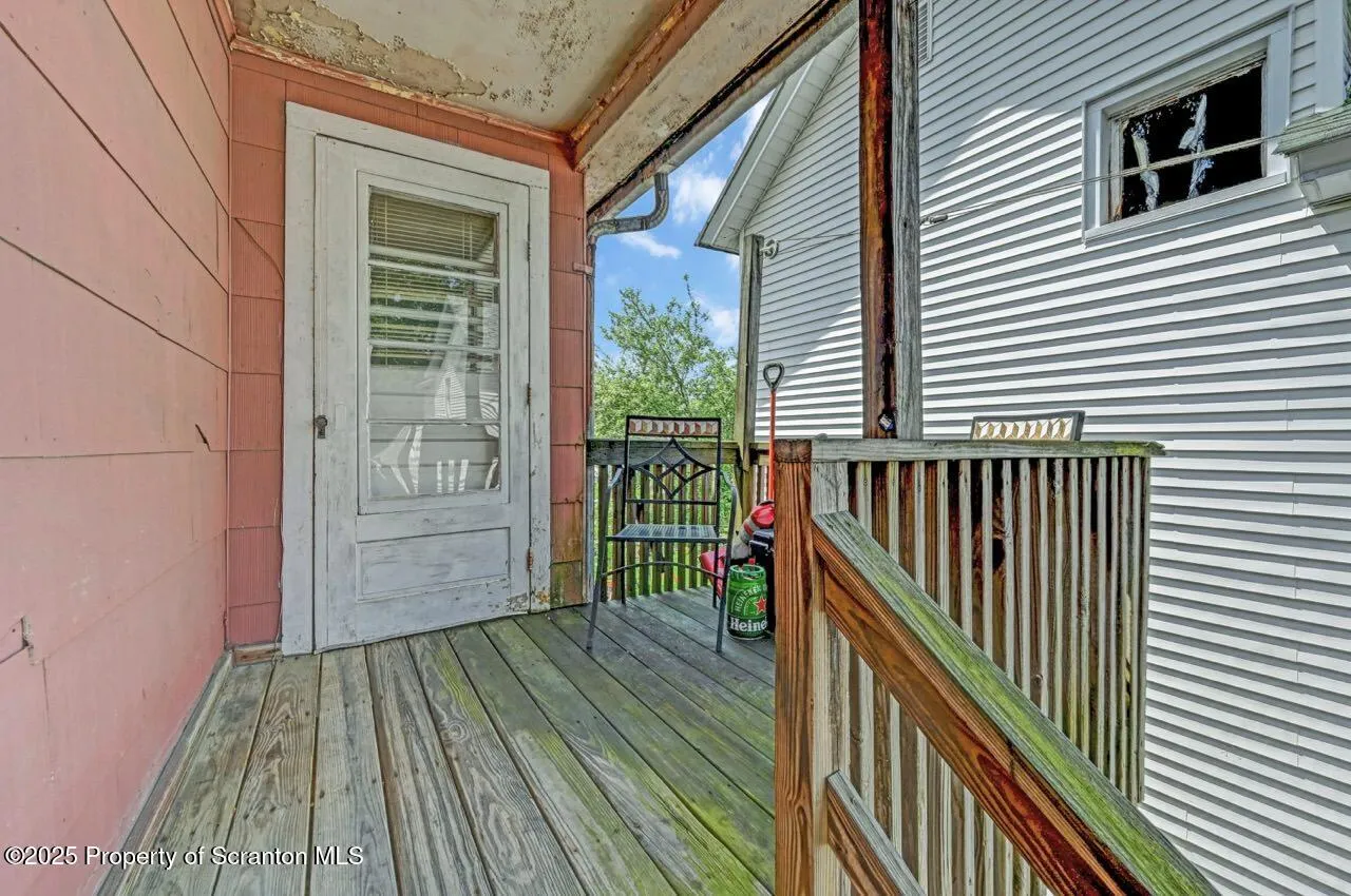 126-128 S. Rebecca Ave S Avenue Unit 126-128 - R 130, Scranton, Pennsylvania 18504, 9 Bedrooms Bedrooms, ,4 BathroomsBathrooms,Residential Income,For Sale,S. Rebecca Ave,SC252573