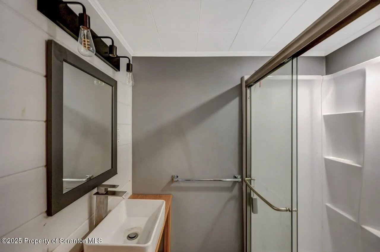 126-128 S. Rebecca Ave S Avenue Unit 126-128 - R 130, Scranton, Pennsylvania 18504, 9 Bedrooms Bedrooms, ,4 BathroomsBathrooms,Residential Income,For Sale,S. Rebecca Ave,SC252573