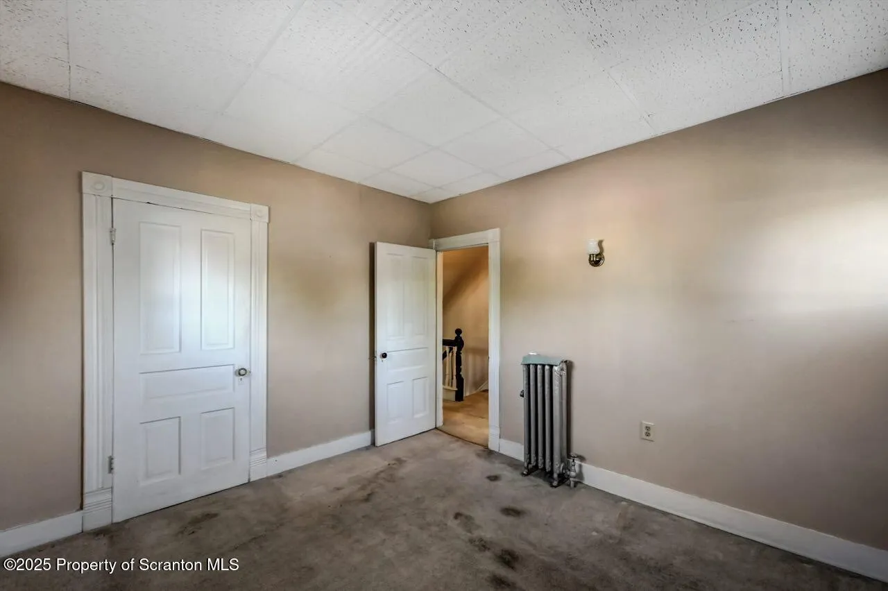 126-128 S. Rebecca Ave S Avenue Unit 126-128 - R 130, Scranton, Pennsylvania 18504, 9 Bedrooms Bedrooms, ,4 BathroomsBathrooms,Residential Income,For Sale,S. Rebecca Ave,SC252573