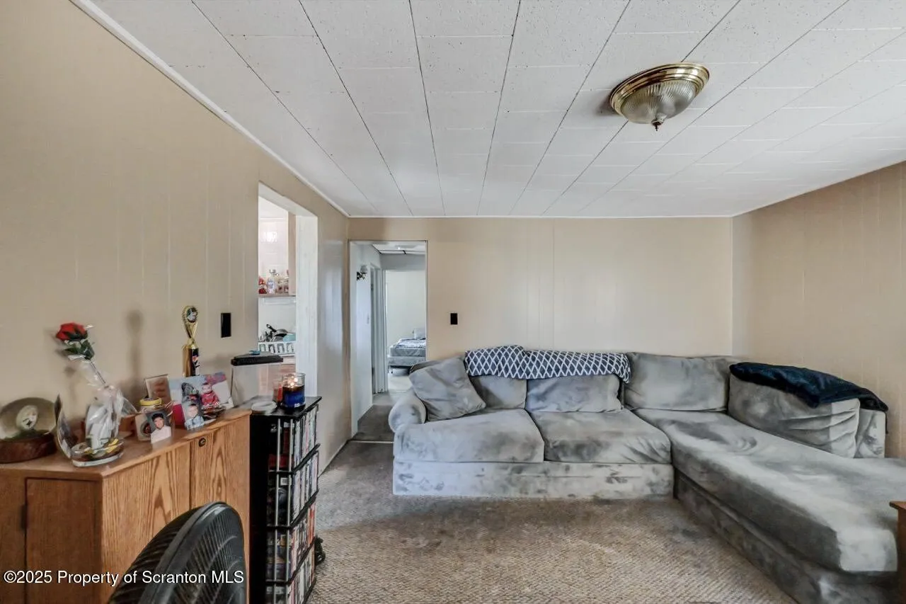 126-128 S. Rebecca Ave S Avenue Unit 126-128 - R 130, Scranton, Pennsylvania 18504, 9 Bedrooms Bedrooms, ,4 BathroomsBathrooms,Residential Income,For Sale,S. Rebecca Ave,SC252573
