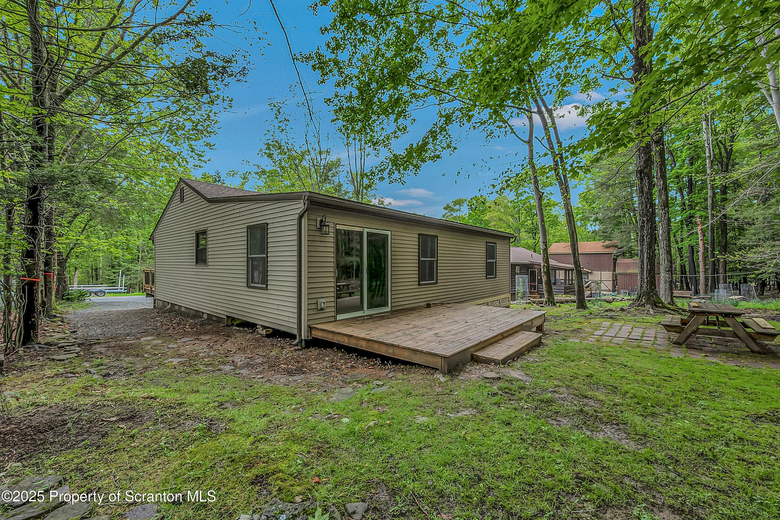 40 Honey Bear Road, Lake Ariel, Pennsylvania 18436, 3 Bedrooms Bedrooms, 6 Rooms Rooms,2 BathroomsBathrooms,Residential,For Sale,Honey Bear,SC252360