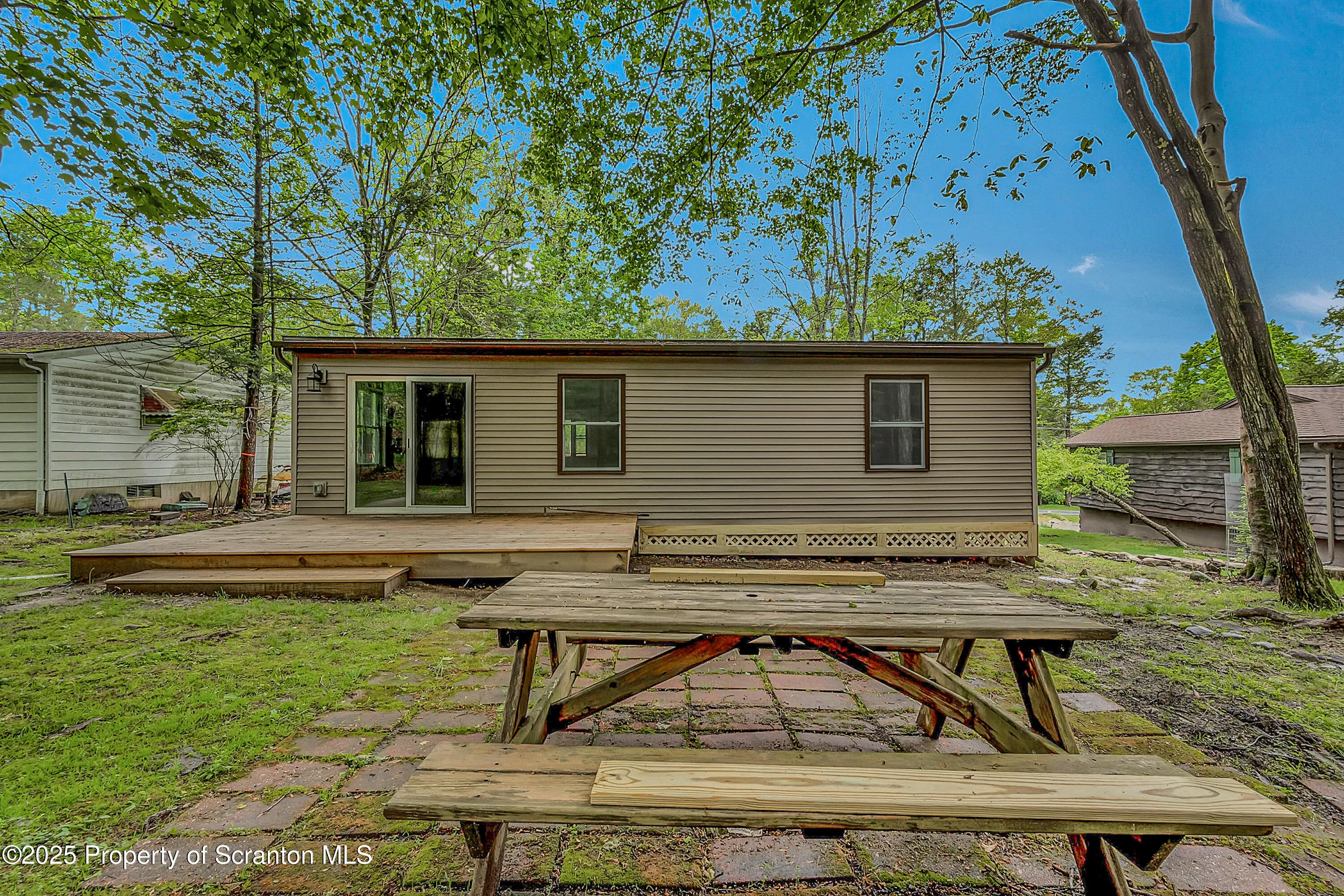 40 Honey Bear Road, Lake Ariel, Pennsylvania 18436, 3 Bedrooms Bedrooms, 6 Rooms Rooms,2 BathroomsBathrooms,Residential,For Sale,Honey Bear,SC252360