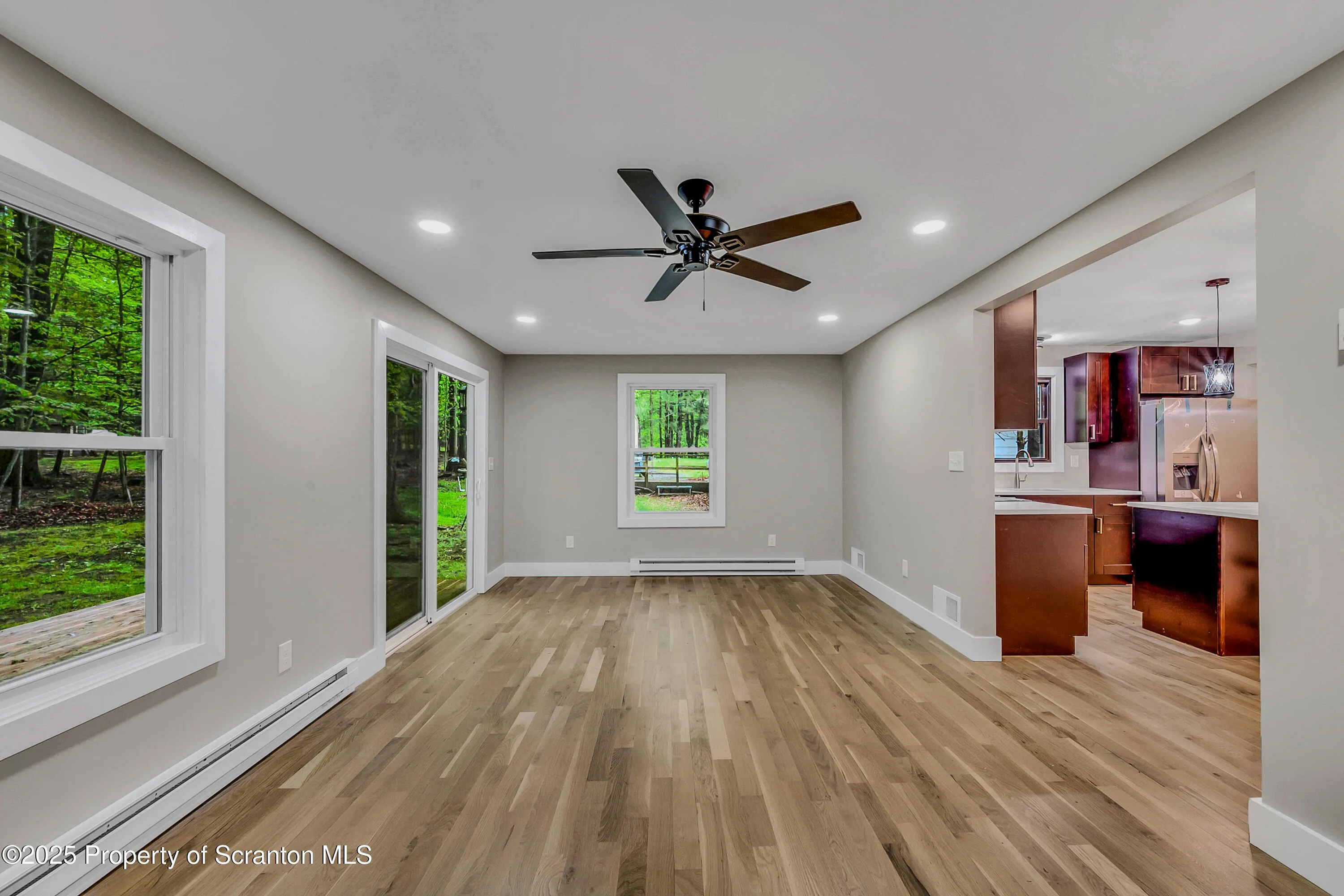40 Honey Bear Road, Lake Ariel, Pennsylvania 18436, 3 Bedrooms Bedrooms, 6 Rooms Rooms,2 BathroomsBathrooms,Residential,For Sale,Honey Bear,SC252360