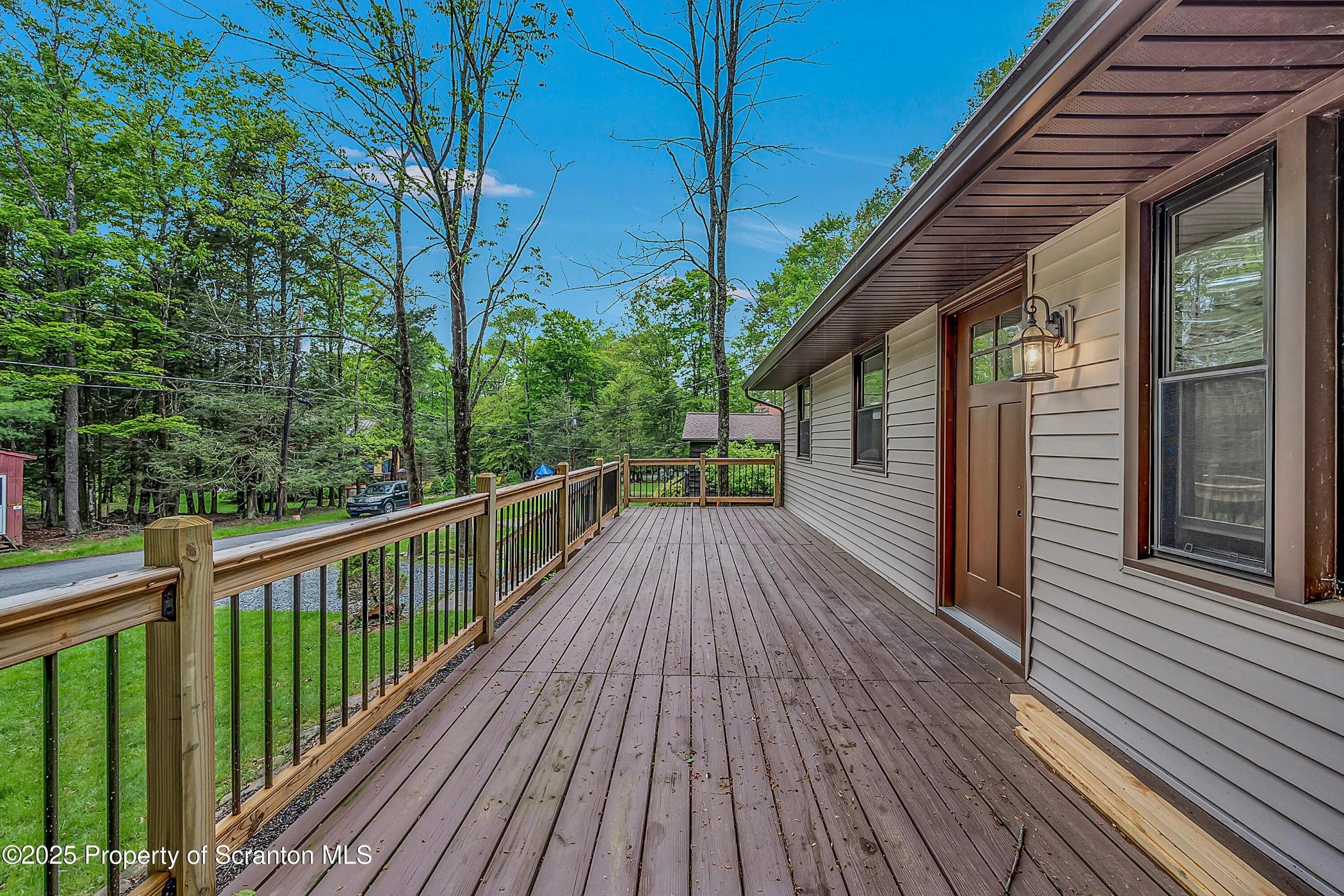 40 Honey Bear Road, Lake Ariel, Pennsylvania 18436, 3 Bedrooms Bedrooms, 6 Rooms Rooms,2 BathroomsBathrooms,Residential,For Sale,Honey Bear,SC252360