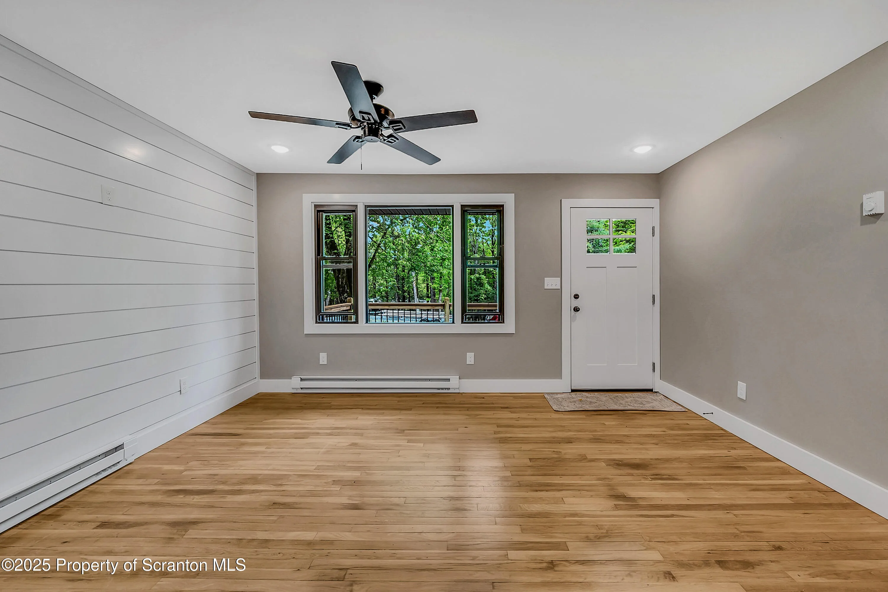 40 Honey Bear Road, Lake Ariel, Pennsylvania 18436, 3 Bedrooms Bedrooms, 6 Rooms Rooms,2 BathroomsBathrooms,Residential,For Sale,Honey Bear,SC252360