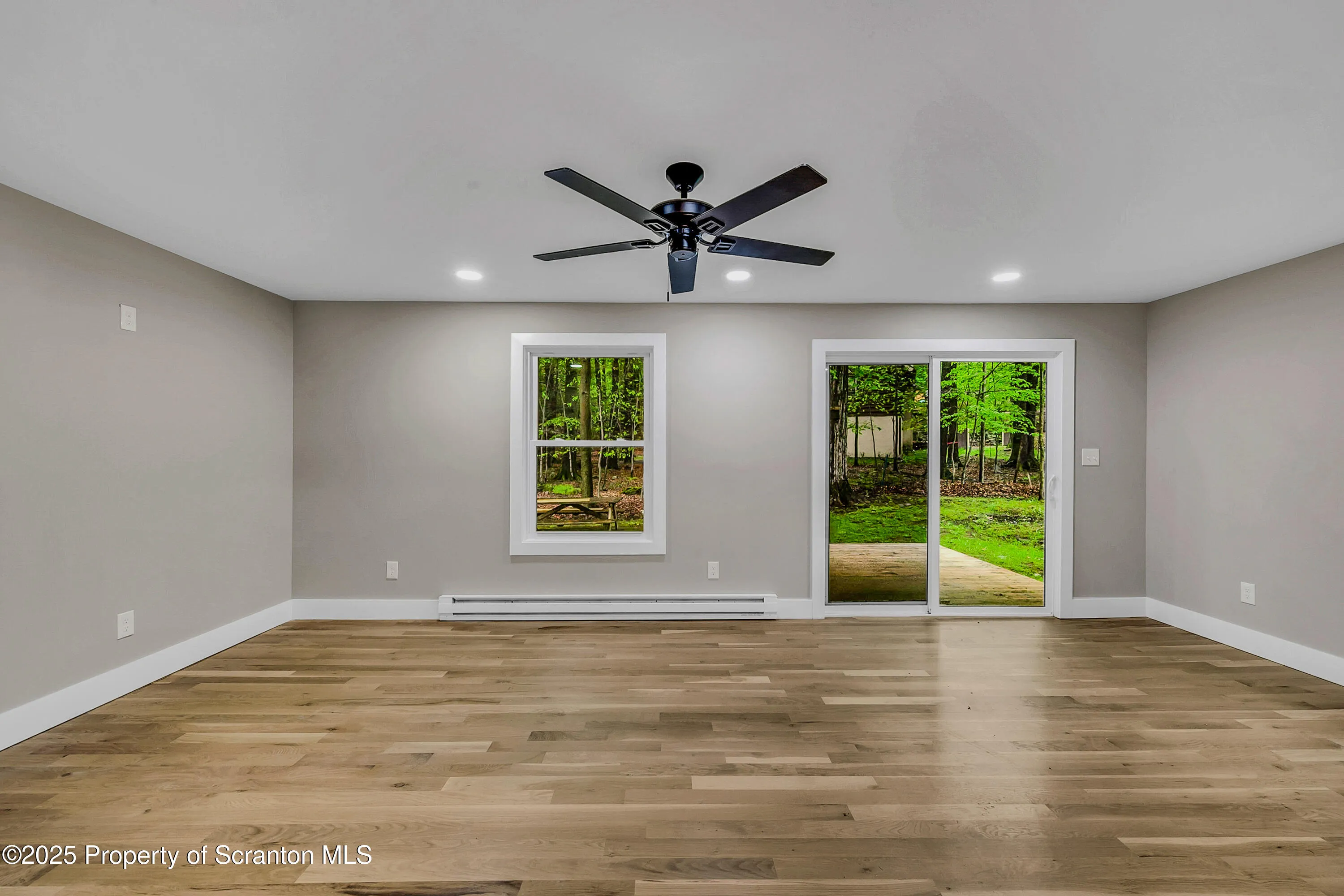 40 Honey Bear Road, Lake Ariel, Pennsylvania 18436, 3 Bedrooms Bedrooms, 6 Rooms Rooms,2 BathroomsBathrooms,Residential,For Sale,Honey Bear,SC252360