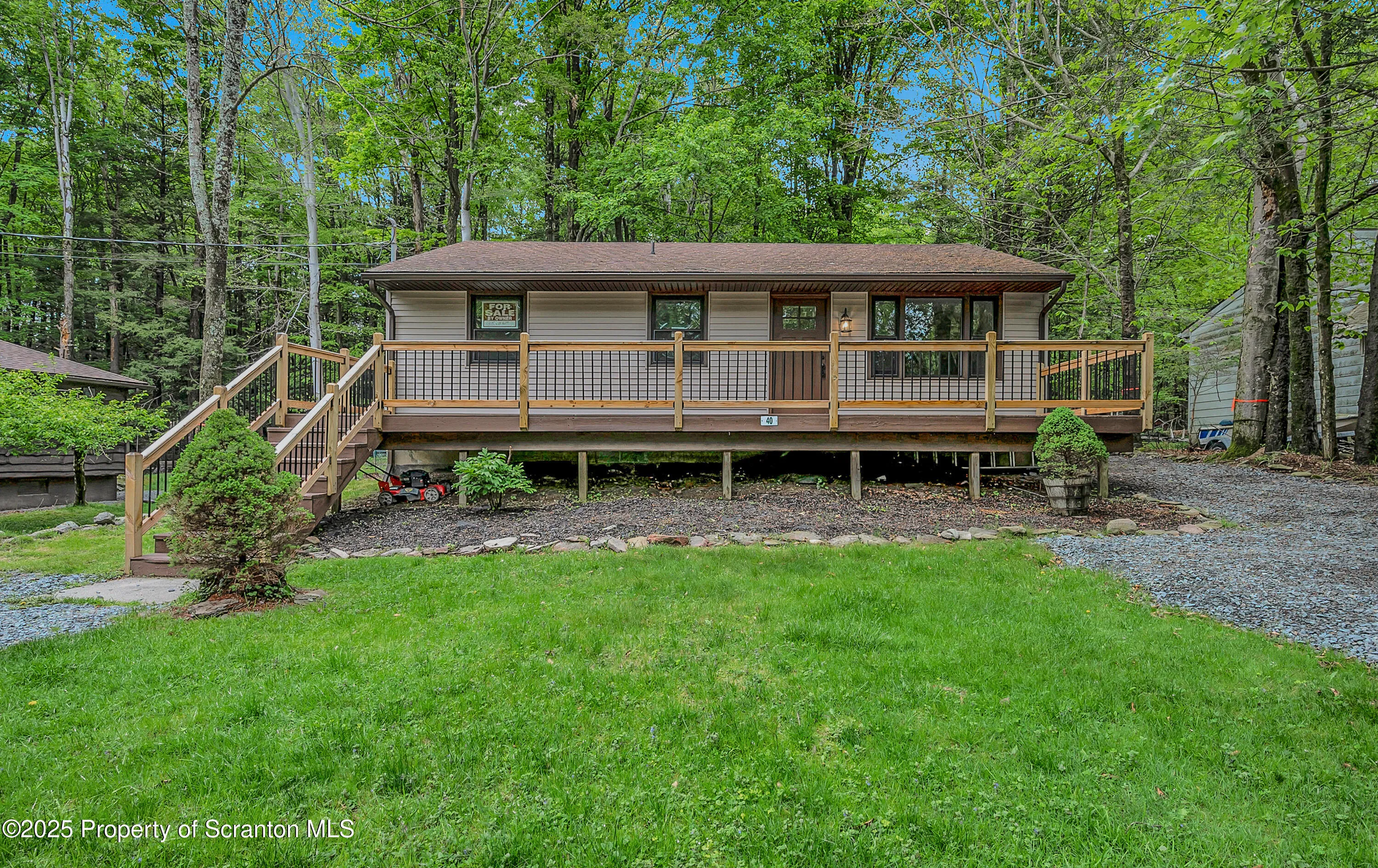40 Honey Bear Road, Lake Ariel, Pennsylvania 18436, 3 Bedrooms Bedrooms, 6 Rooms Rooms,2 BathroomsBathrooms,Residential,For Sale,Honey Bear,SC252360