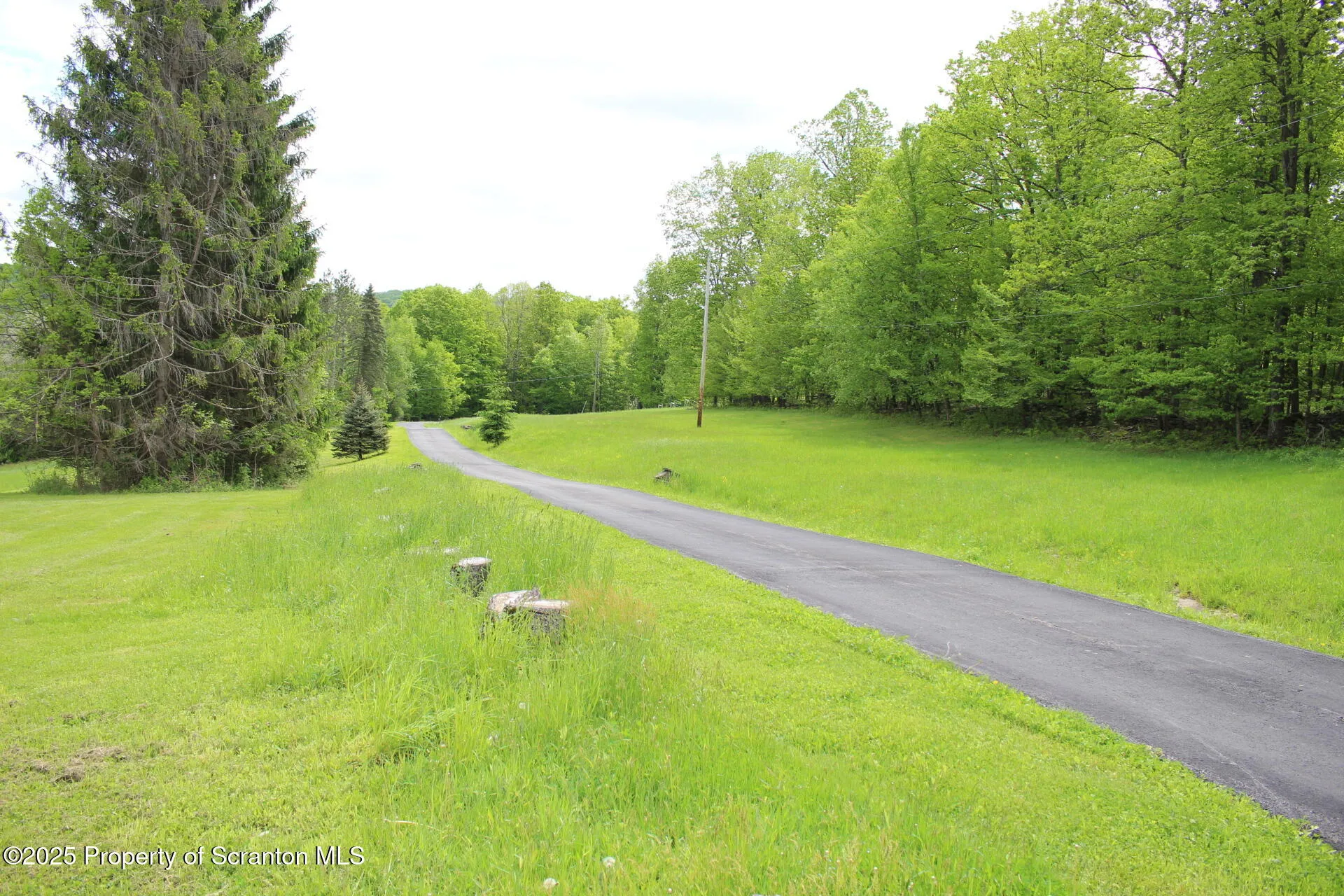 215 Linaberry Road, Montrose, Pennsylvania 18801, 3 Bedrooms Bedrooms, 7 Rooms Rooms,2 BathroomsBathrooms,Residential,For Sale,Linaberry,SC252603