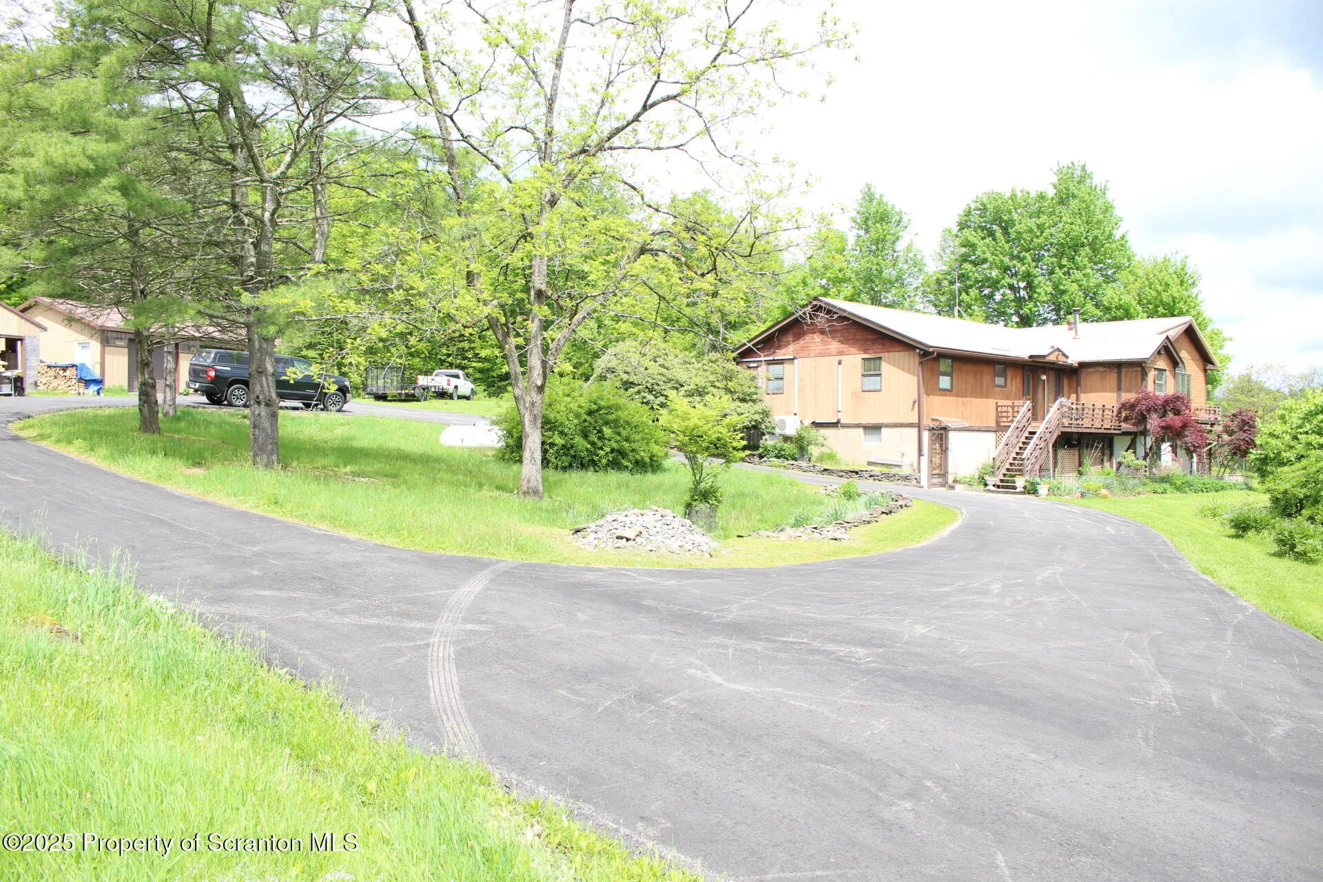 215 Linaberry Road, Montrose, Pennsylvania 18801, 3 Bedrooms Bedrooms, 7 Rooms Rooms,2 BathroomsBathrooms,Residential,For Sale,Linaberry,SC252603