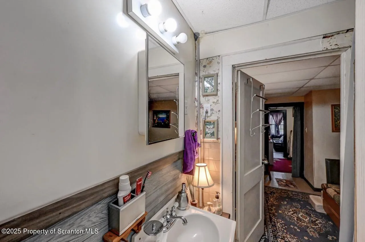 1221 1223 Eynon Street, Scranton, Pennsylvania 18504, 5 Bedrooms Bedrooms, ,3 BathroomsBathrooms,Residential Income,For Sale,1223 Eynon,SC252770