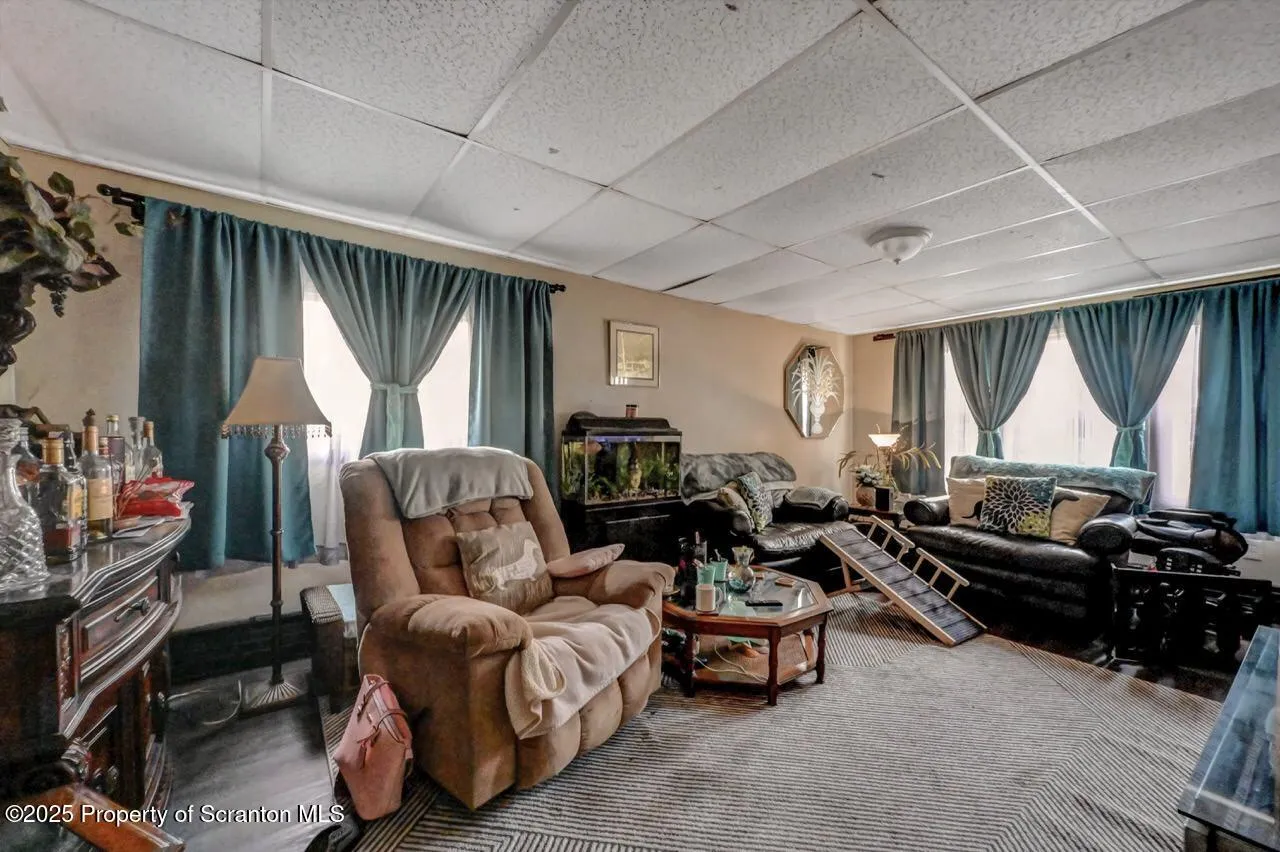 1221 1223 Eynon Street, Scranton, Pennsylvania 18504, 5 Bedrooms Bedrooms, ,3 BathroomsBathrooms,Residential Income,For Sale,1223 Eynon,SC252770