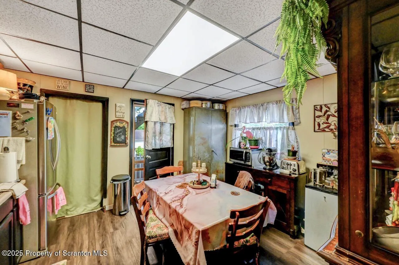 1221 1223 Eynon Street, Scranton, Pennsylvania 18504, 5 Bedrooms Bedrooms, ,3 BathroomsBathrooms,Residential Income,For Sale,1223 Eynon,SC252770