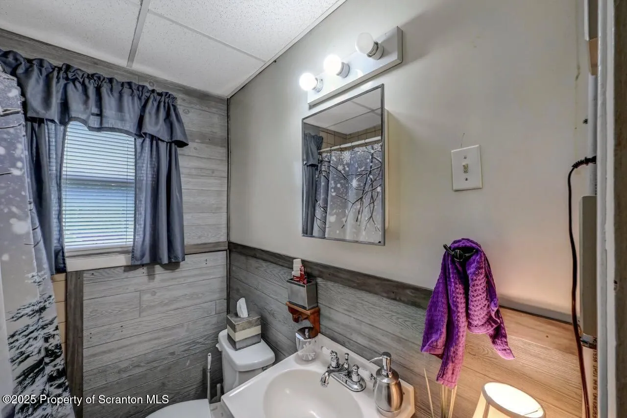 1221 1223 Eynon Street, Scranton, Pennsylvania 18504, 5 Bedrooms Bedrooms, ,3 BathroomsBathrooms,Residential Income,For Sale,1223 Eynon,SC252770