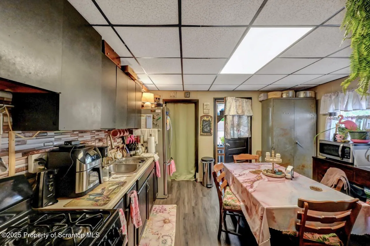 1221 1223 Eynon Street, Scranton, Pennsylvania 18504, 5 Bedrooms Bedrooms, ,3 BathroomsBathrooms,Residential Income,For Sale,1223 Eynon,SC252770