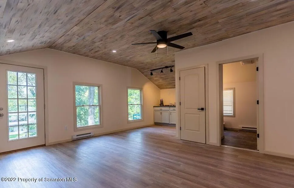 577 Duck Harbor Road, Equinunk, Pennsylvania 18417, 4 Bedrooms Bedrooms, 8 Rooms Rooms,3 BathroomsBathrooms,Residential,For Sale,Duck Harbor,SC252623