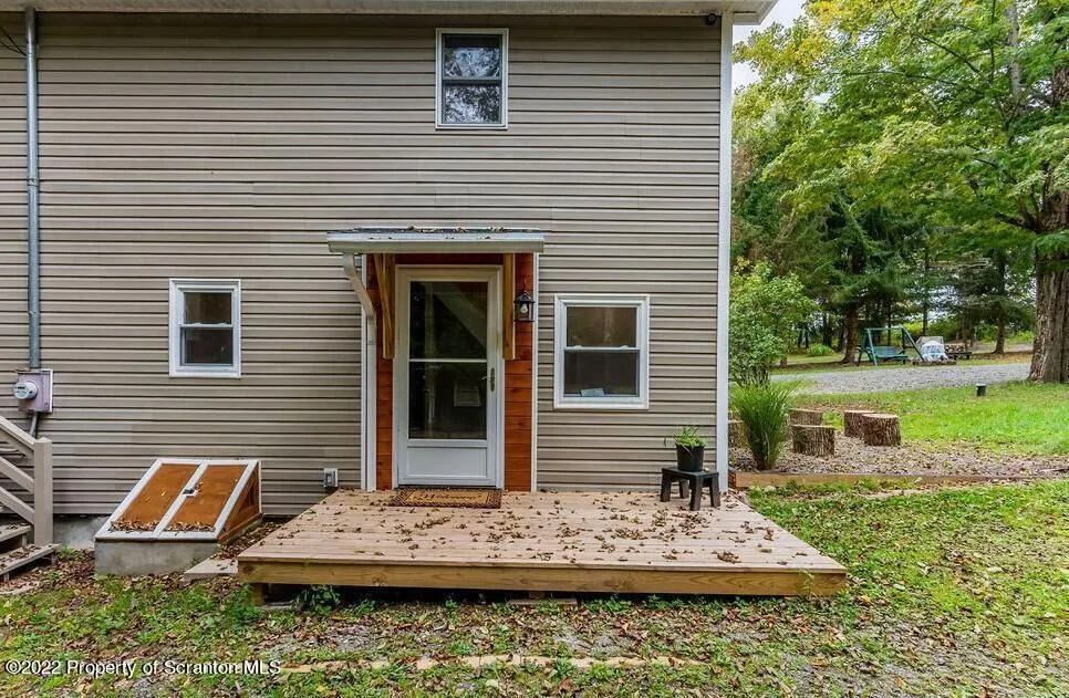577 Duck Harbor Road, Equinunk, Pennsylvania 18417, 4 Bedrooms Bedrooms, 8 Rooms Rooms,3 BathroomsBathrooms,Residential,For Sale,Duck Harbor,SC252623