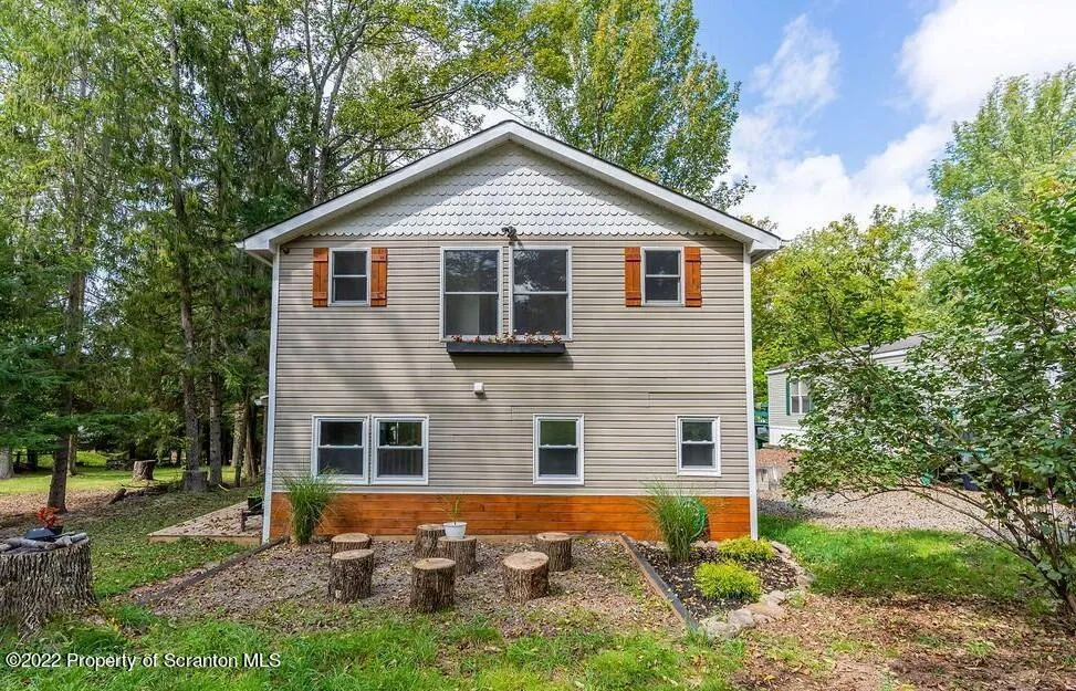 577 Duck Harbor Road, Equinunk, Pennsylvania 18417, 4 Bedrooms Bedrooms, 8 Rooms Rooms,3 BathroomsBathrooms,Residential,For Sale,Duck Harbor,SC252623