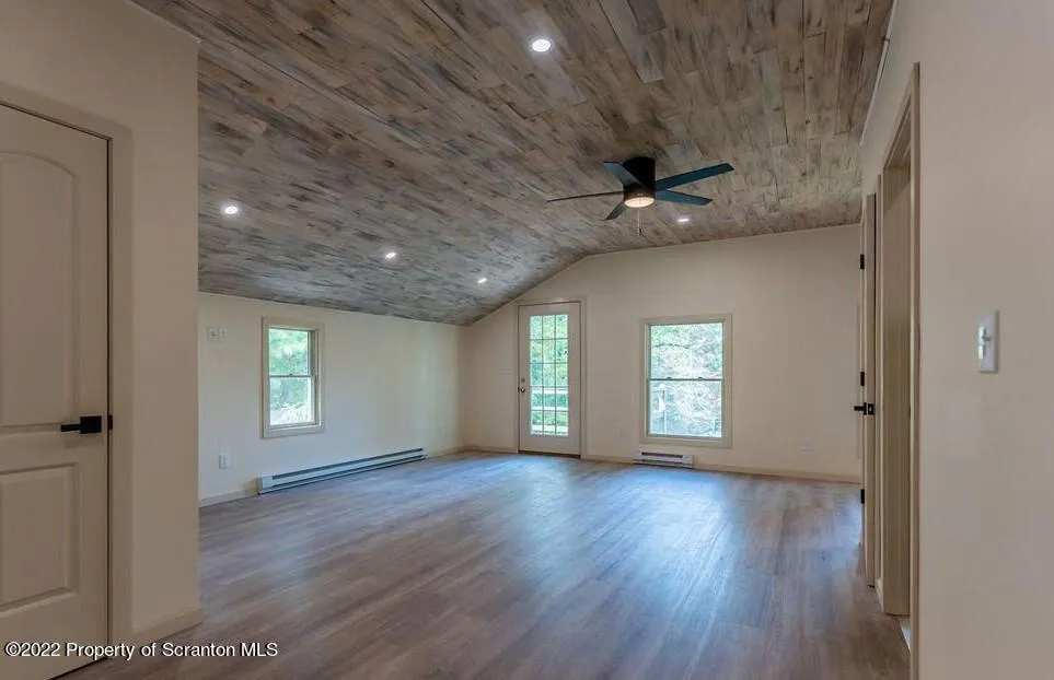 577 Duck Harbor Road, Equinunk, Pennsylvania 18417, 4 Bedrooms Bedrooms, 8 Rooms Rooms,3 BathroomsBathrooms,Residential,For Sale,Duck Harbor,SC252623