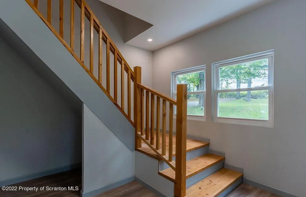 577 Duck Harbor Road, Equinunk, Pennsylvania 18417, 4 Bedrooms Bedrooms, 8 Rooms Rooms,3 BathroomsBathrooms,Residential,For Sale,Duck Harbor,SC252623